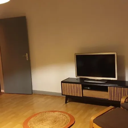 Mt St Martin ,1er étage, 3 Lits Doubles Séparés * Mont-Saint-Martin (Meurthe-et-Moselle)